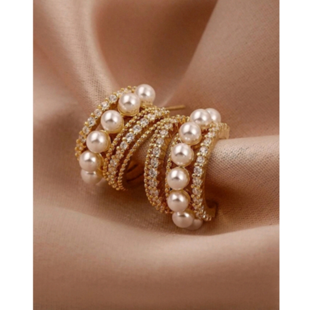 Anthropologie Avery Classy Pearl Cluster Cubic Zirconia Cuff Earrings - Picture 2 of 6